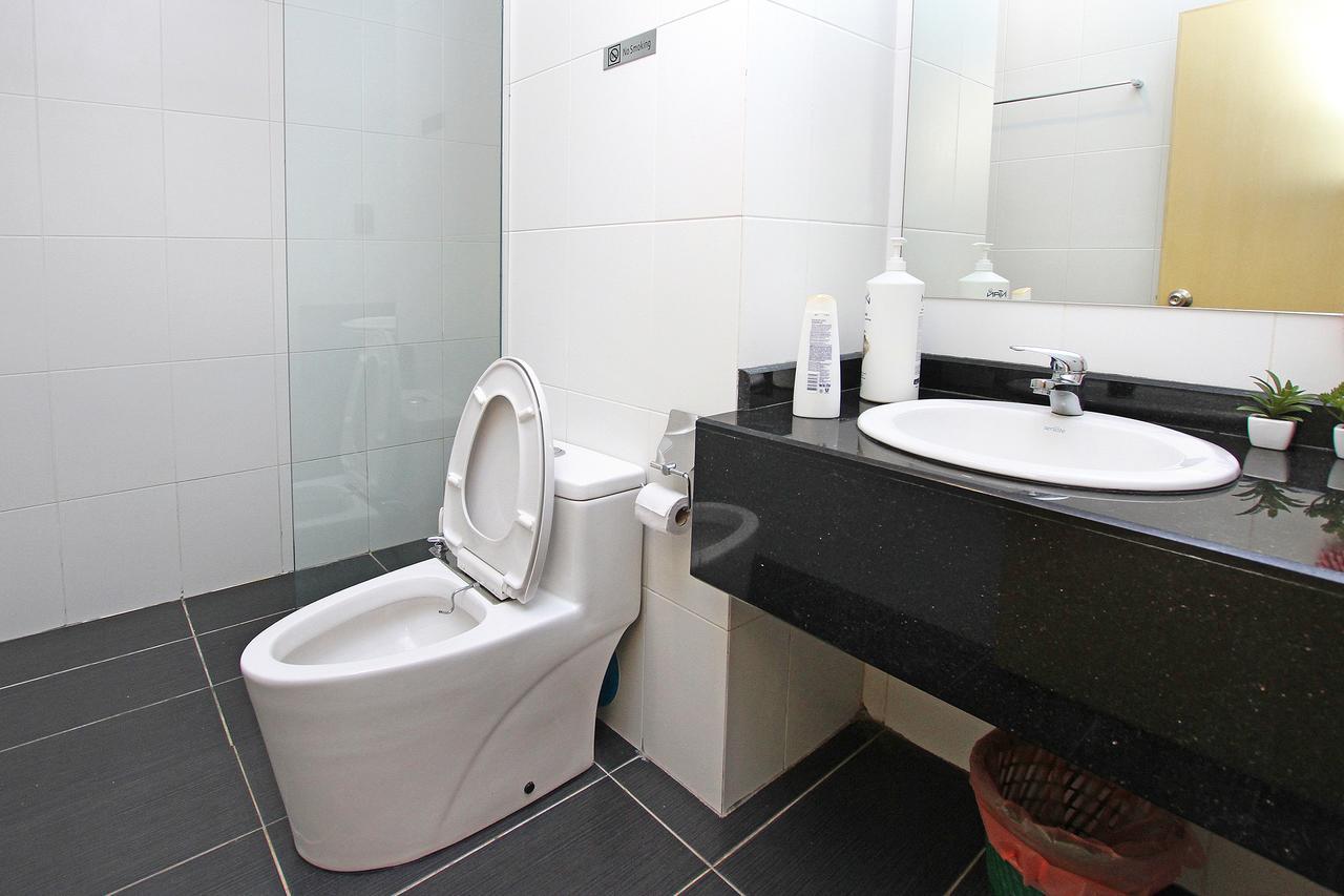 Bernard Holiday Home @ Imperial Suites Kuching Zewnętrze zdjęcie