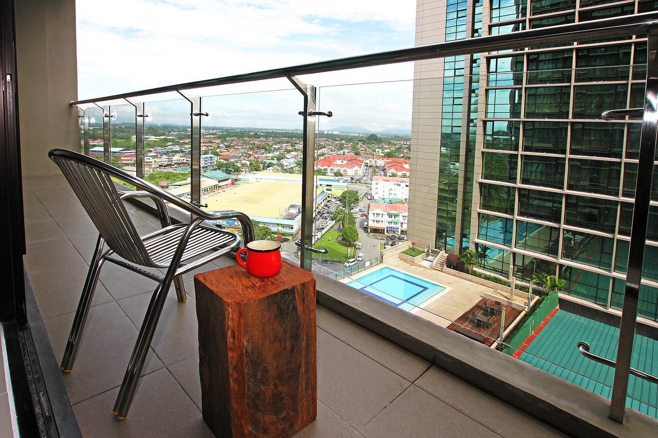 Bernard Holiday Home @ Imperial Suites Kuching Zewnętrze zdjęcie